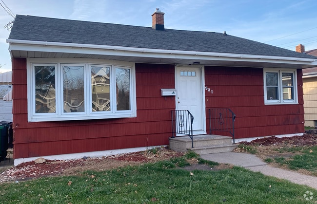 Building Photo - 931 11th St N Rental