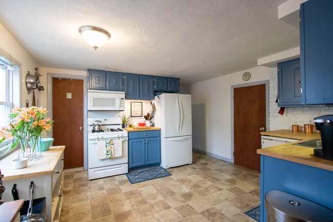 Photo - 62 Thorndike St