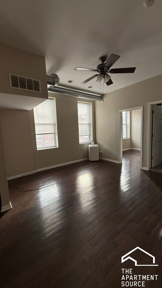 Photo - 1919 S Racine Ave Unit 2R