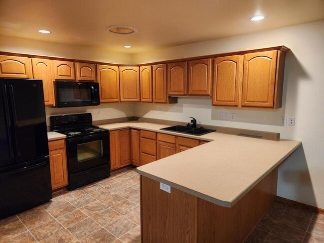 Building Photo - 336 Woodridge Pl