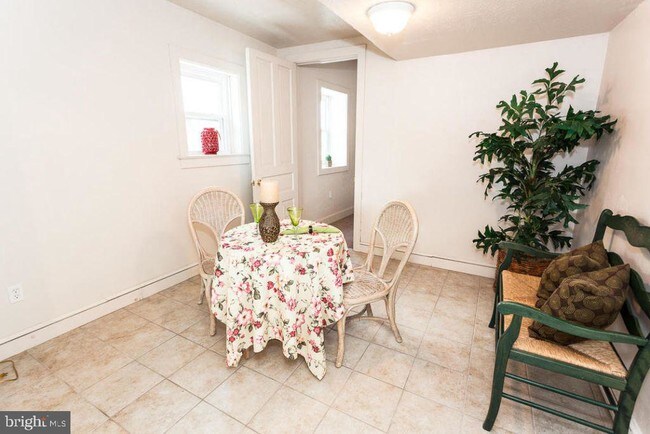 Photo - 91 E Main St