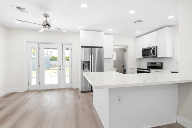 Photo - 533 W Missouri Ave