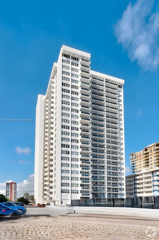 Building Photo - 3140 S Ocean Dr Unit 511 Rental