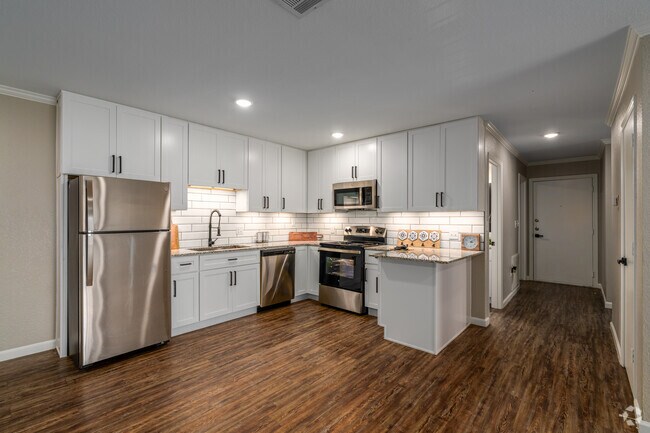 3BR, 2BA - 1350SF - Kitchen