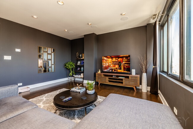 Photo - 2754 N HAMPDEN Ct Unit 2105