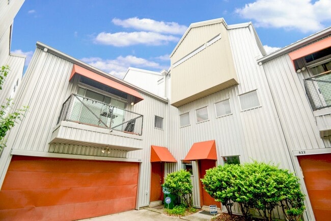 Open Floorplan 3-story Townhome in Midtown! - Open Floorplan 3-story Townhome in Midtown!