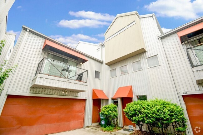 Building Photo - Open Floorplan 3-story Townhome in Midtown!