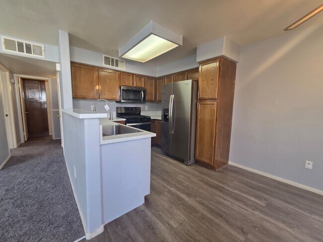 Photo - 2 Bed / 2 Bath Condo Rental with In-Unit Laundry & Community Pool