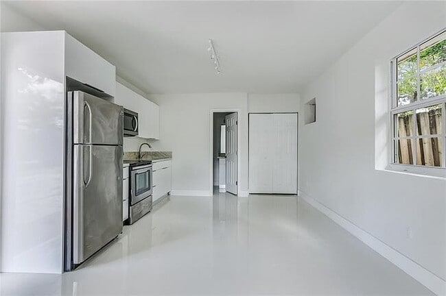 Photo - 5715 NW 6th Ave