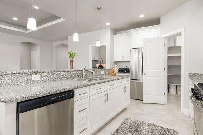 Photo - 2713 E 430 N