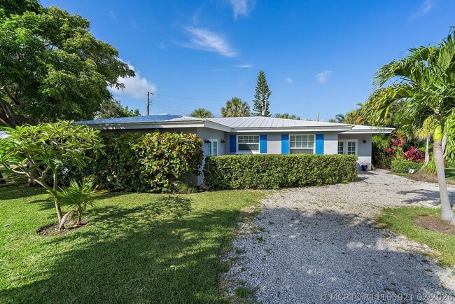 Photo - 461 Jupiter Ln