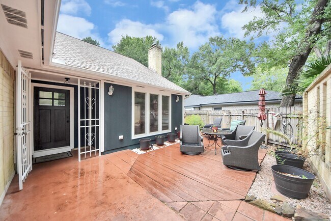 18 N Deerfoot Cir