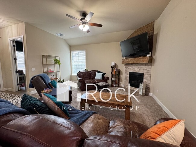 Photo - Beautiful 3 Bedroom Home with Study in Westmoore Area of OKC