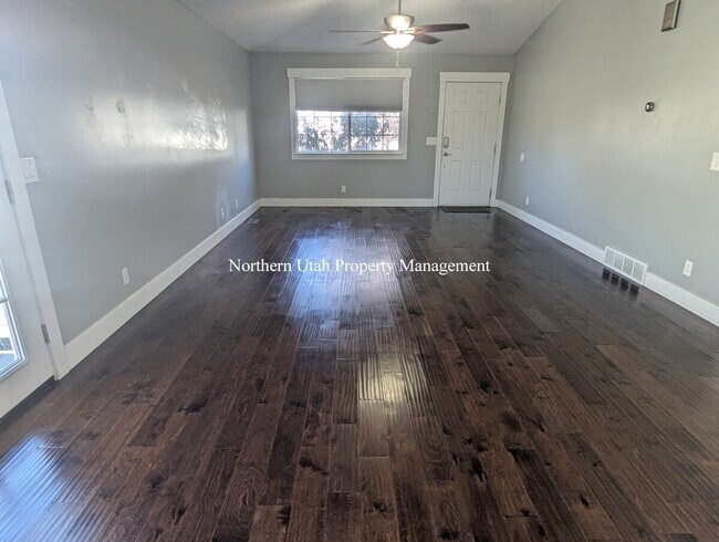 Photo - 6 Bed 3 Bath Home with Everything!