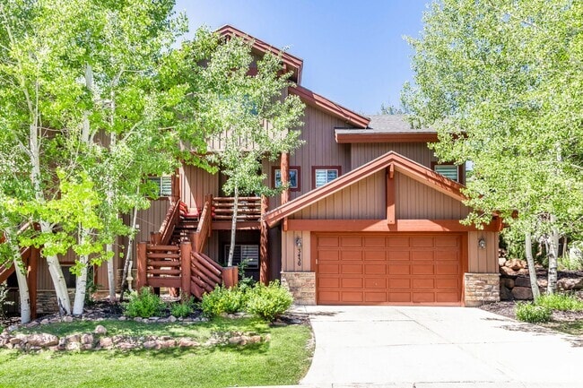 Building Photo - Modern Mountain Home in Desirable Pinebrook