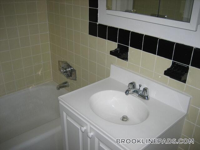 Photo - 213 Gerry Rd