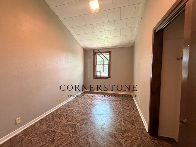 Photo - 2540 S Edgewood Dr Unit = 1