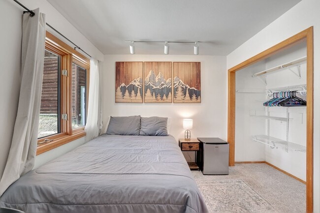 Building Photo - Gorgeous Lock-off on top of Mt Baldy, 2BD/2BA Rental