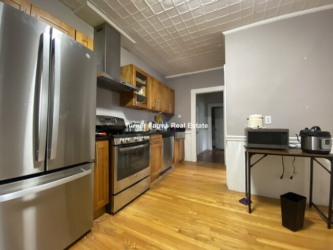 Building Photo - 173 Rindge Ave Unit 2