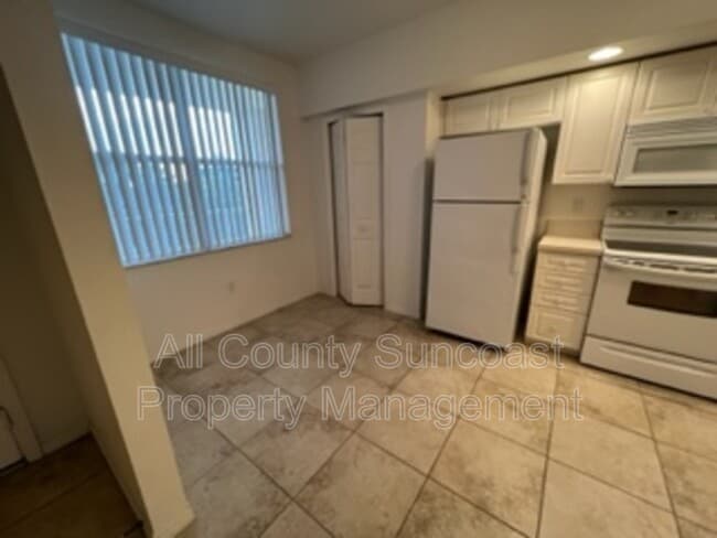 Photo - 960 Starkey Rd Unidad 1305