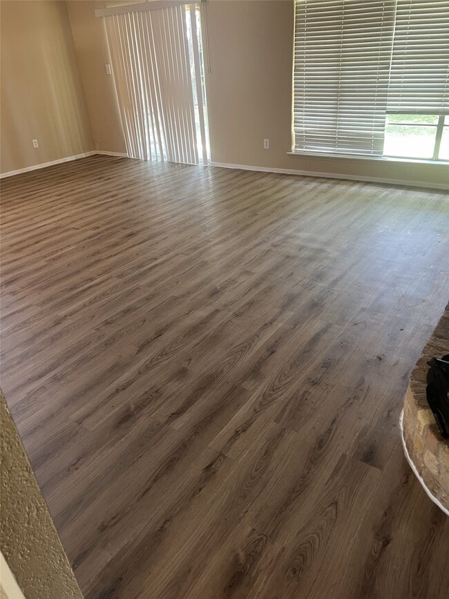 Photo - 10115 Overview Dr