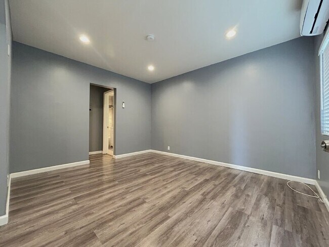 Photo - 6048 Seville Ave Unit Apt A