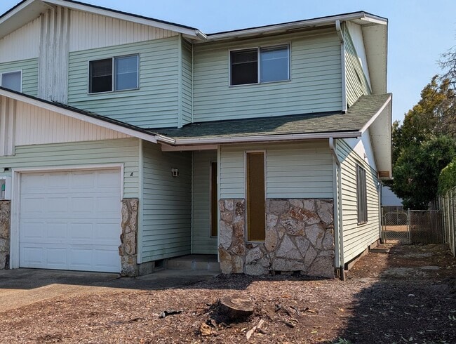 Great 2 bed/1.5 bath townhome in Springfield - Great 2 bed/1.5 bath townhome in Springfield