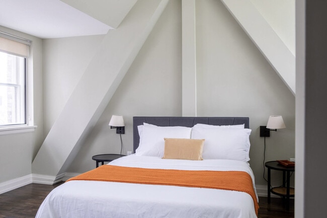 Photo - 225 E Michigan St Unidad ID1379027P