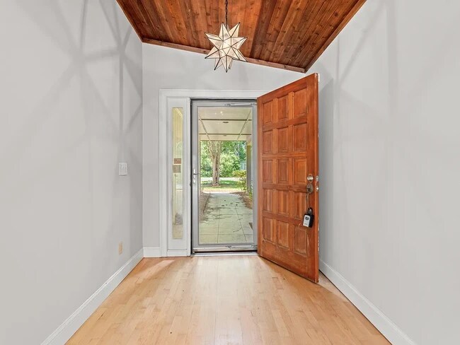 Photo - 149 Old Cedar Loop