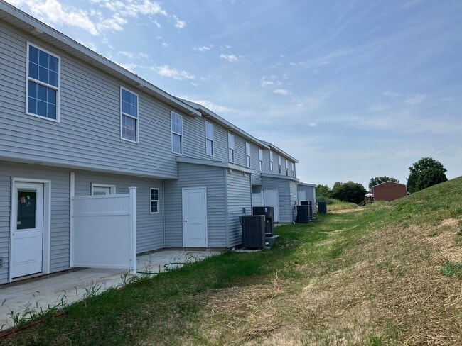 Photo - NEW 3 bed/2.5 bath townhome rentals in SPRING GROVE SCHOOL DISTRICT - LEASING SPECIALS