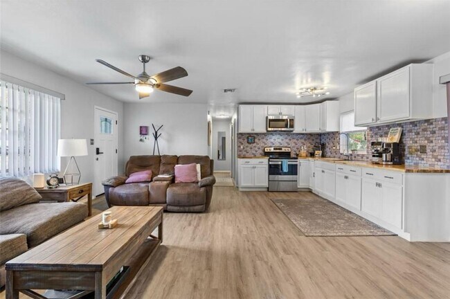 Photo - 4618 SE 2nd Pl