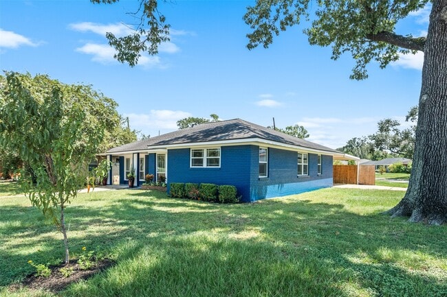 Photo - 4254 T C Jester Blvd