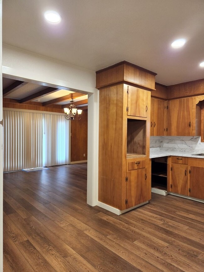 Photo - 1827 S Fredonia St