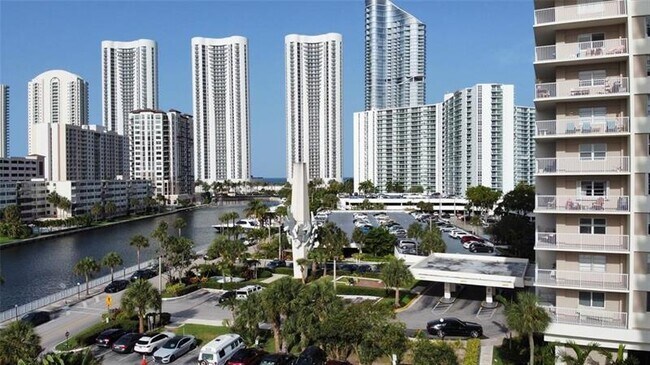 Photo - 500 Bayview Dr Unit 331
