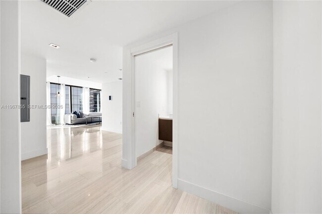 Photo - 1451 Brickell Ave Unit 1406