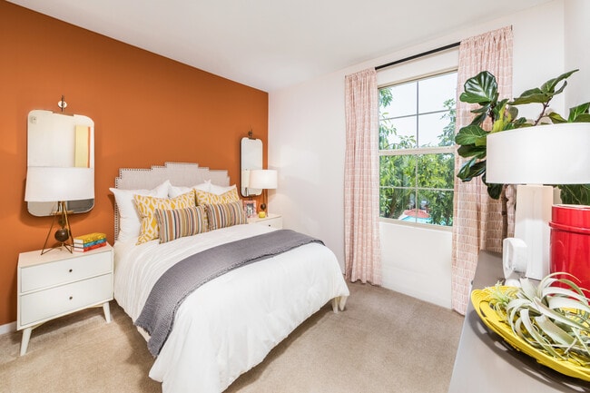 Woodbury Court Apartment Homes