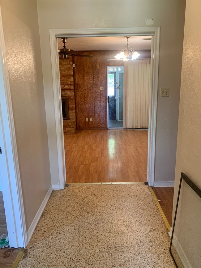 Photo - 919 Magnolia Ln