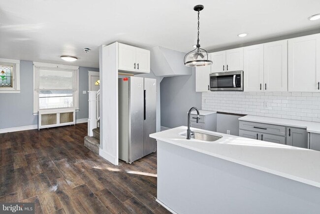 Photo - 6520 Ross St