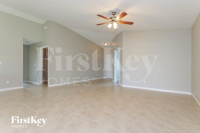 Photo - 991 SW Du Bois Ave