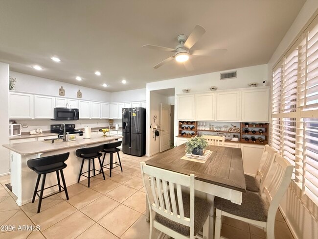 757 W Aloe Pl