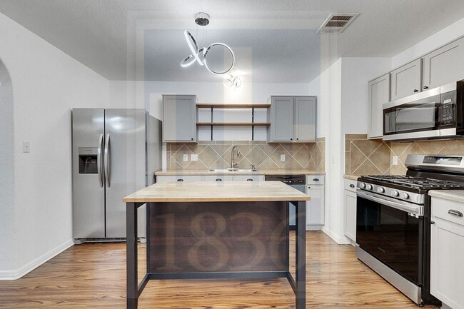 Photo - 4622 Credo Lane