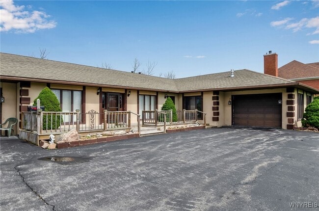 Photo - 9400 Wehrle Dr