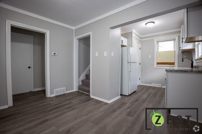 Building Photo - 128 W Muir Ave Rental