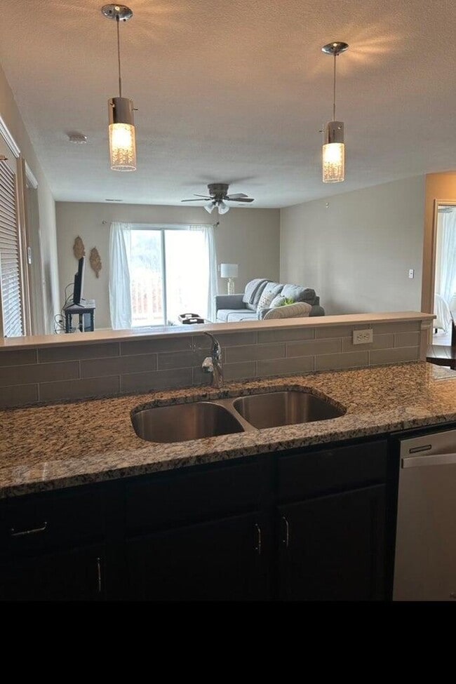 Photo - 2212 Chapel Hill Rd Unit 204