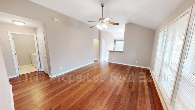 Photo - 1124 Carolina St