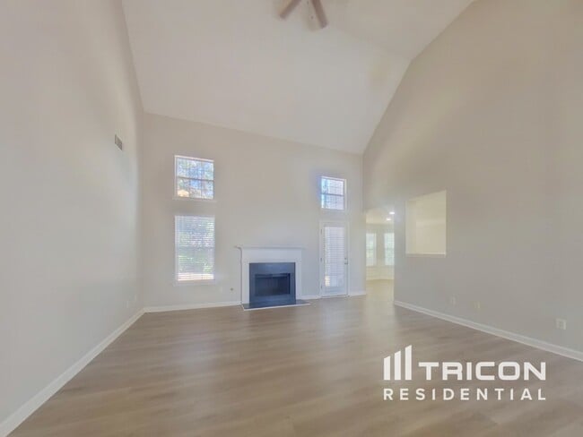 Photo - 12513 Lakeside Pkwy