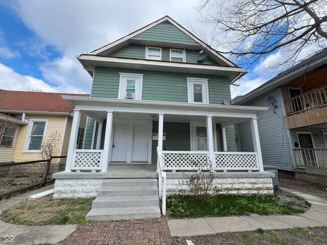 Building Photo - 3 E Washington St Rental