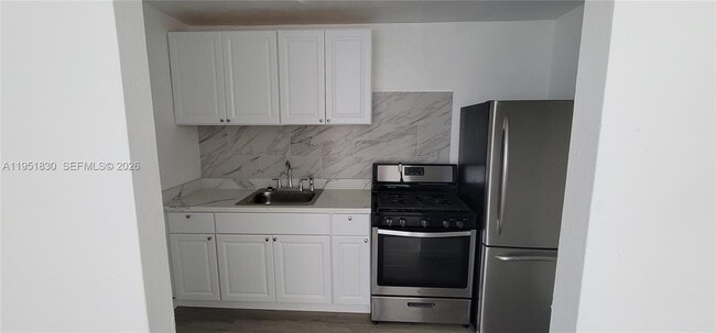 Photo - 111 SW 18th Ave Unidad 3