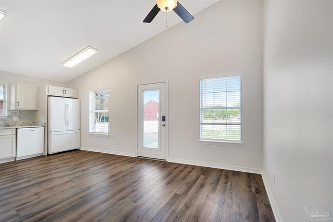 Photo - 28 Easton St