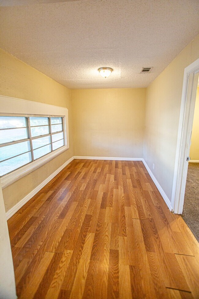 Photo - 3624 Walnut Ave